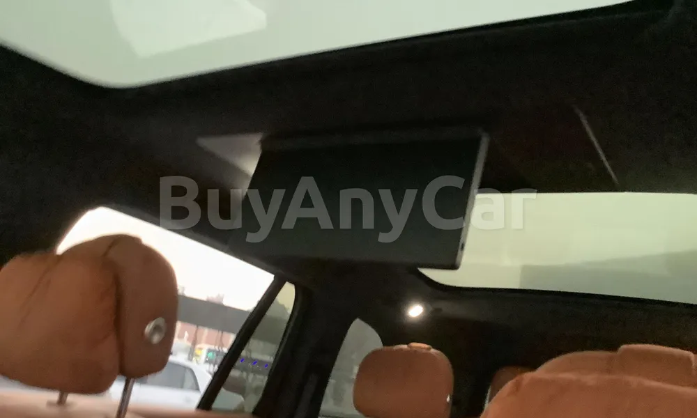 Vehicle photo 9
