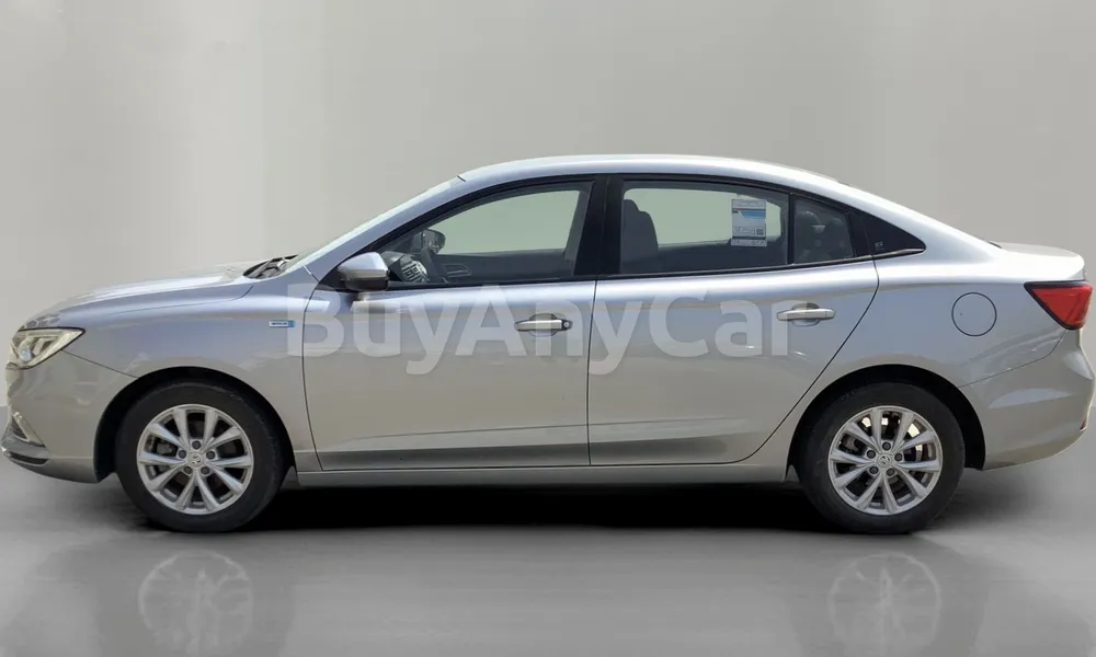 Vehicle photo 4