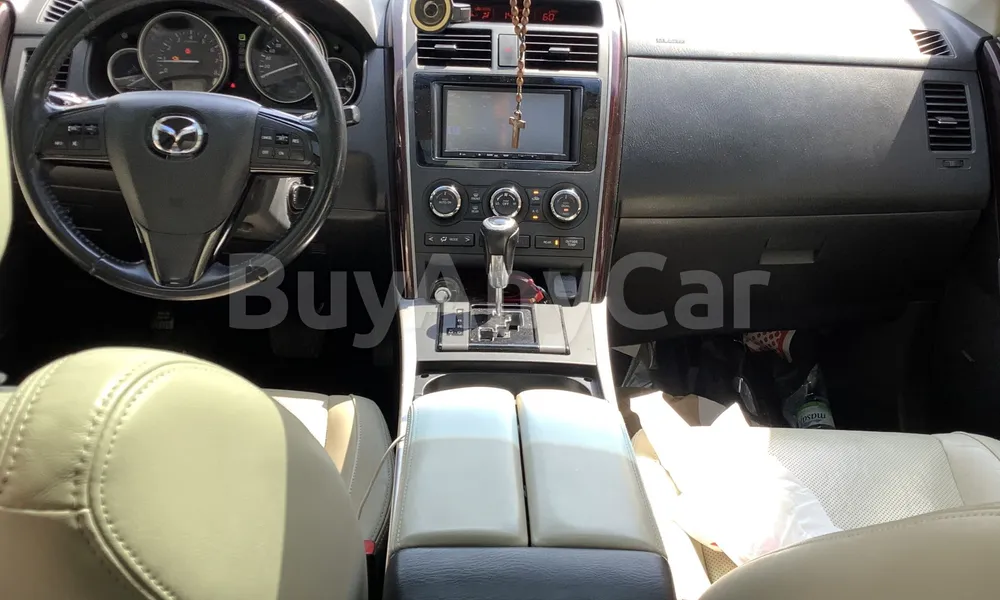 Vehicle photo 8