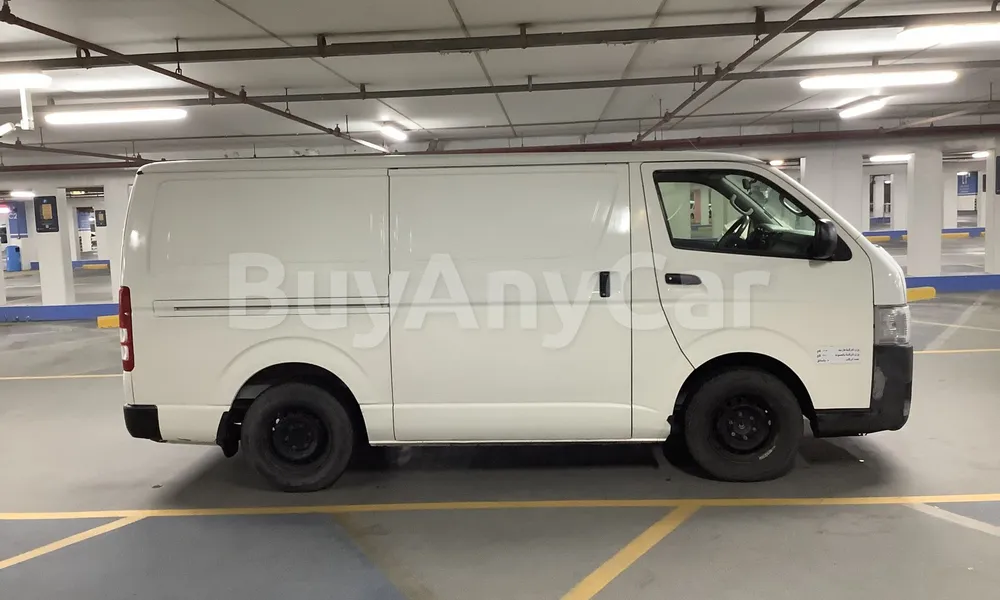 Vehicle photo 3