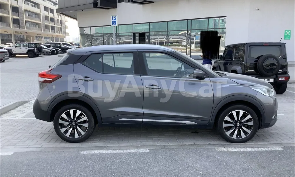 Vehicle photo 3