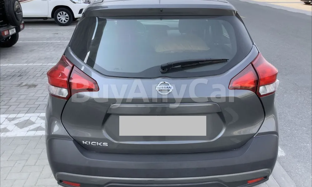 Vehicle photo 2