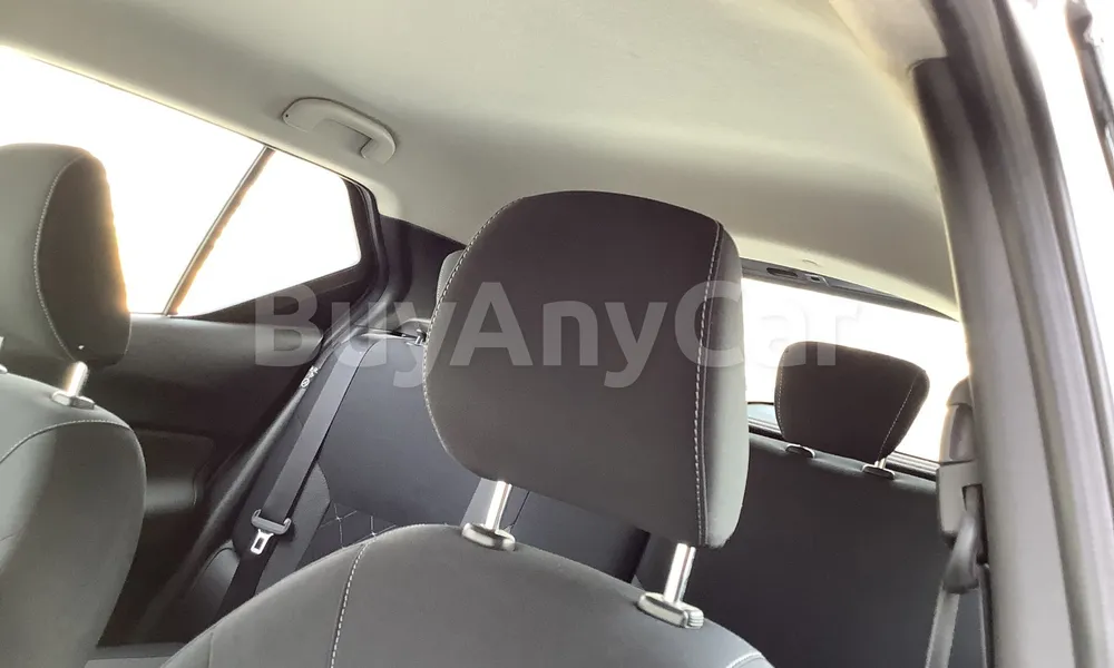 Vehicle photo 9