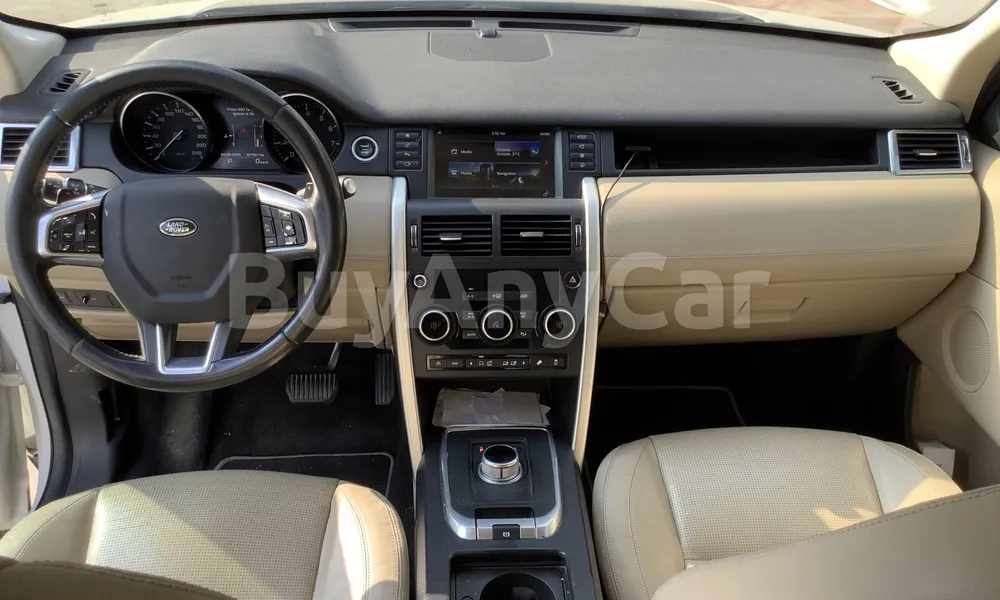 Vehicle photo 7