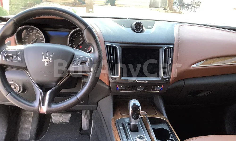 Vehicle photo 8