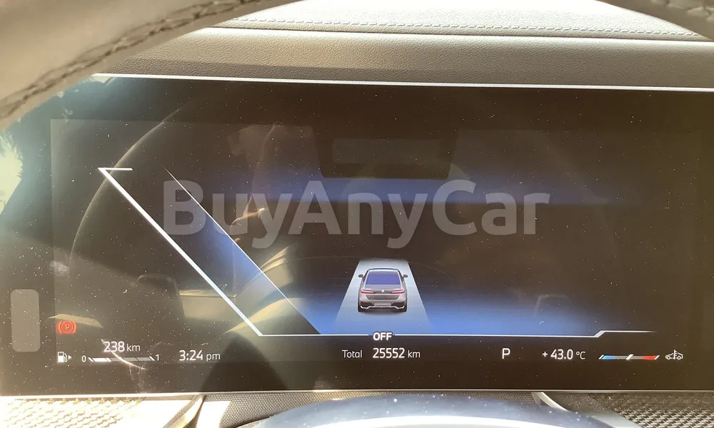 Vehicle photo 7