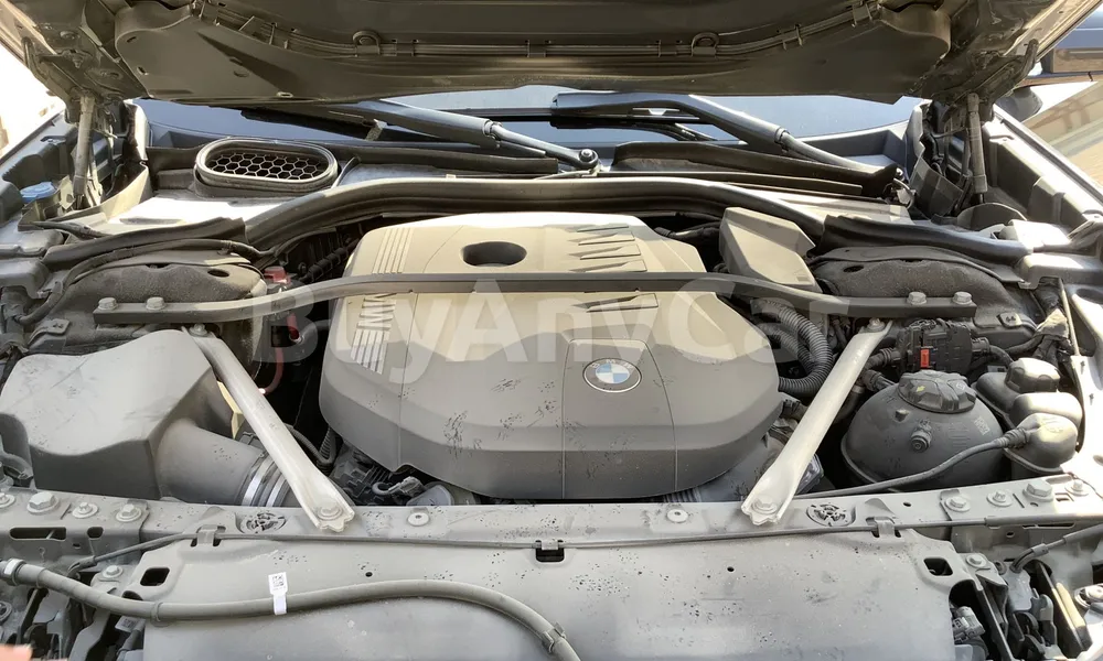 Vehicle photo 6