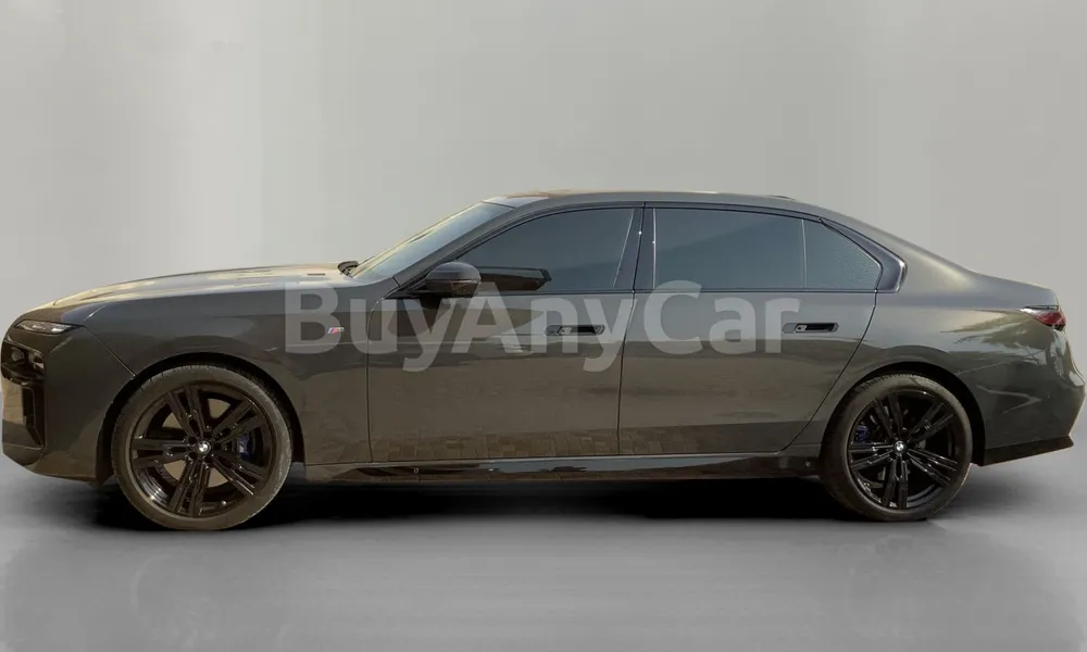 Vehicle photo 4