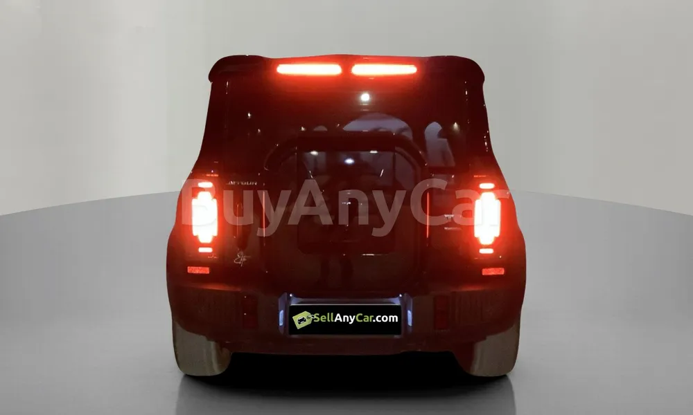Vehicle photo 2