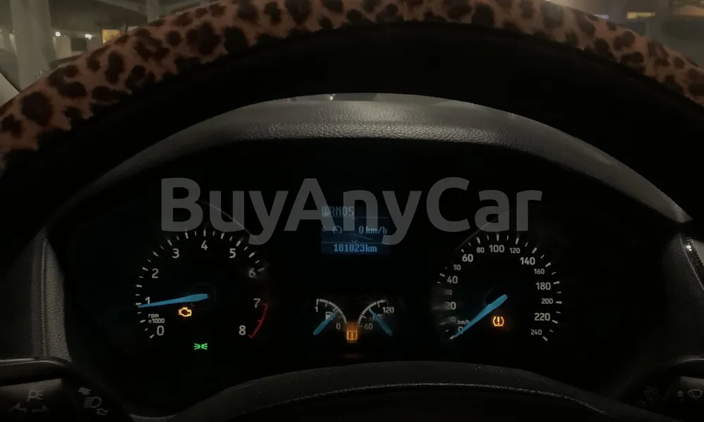 Vehicle photo 7