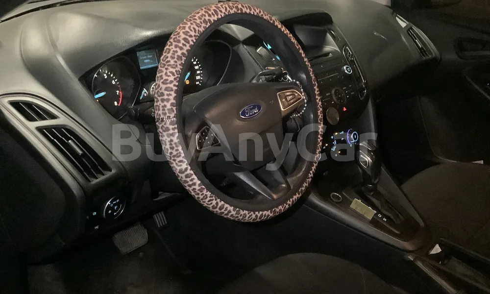 Vehicle photo 9