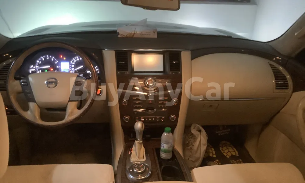 Vehicle photo 8