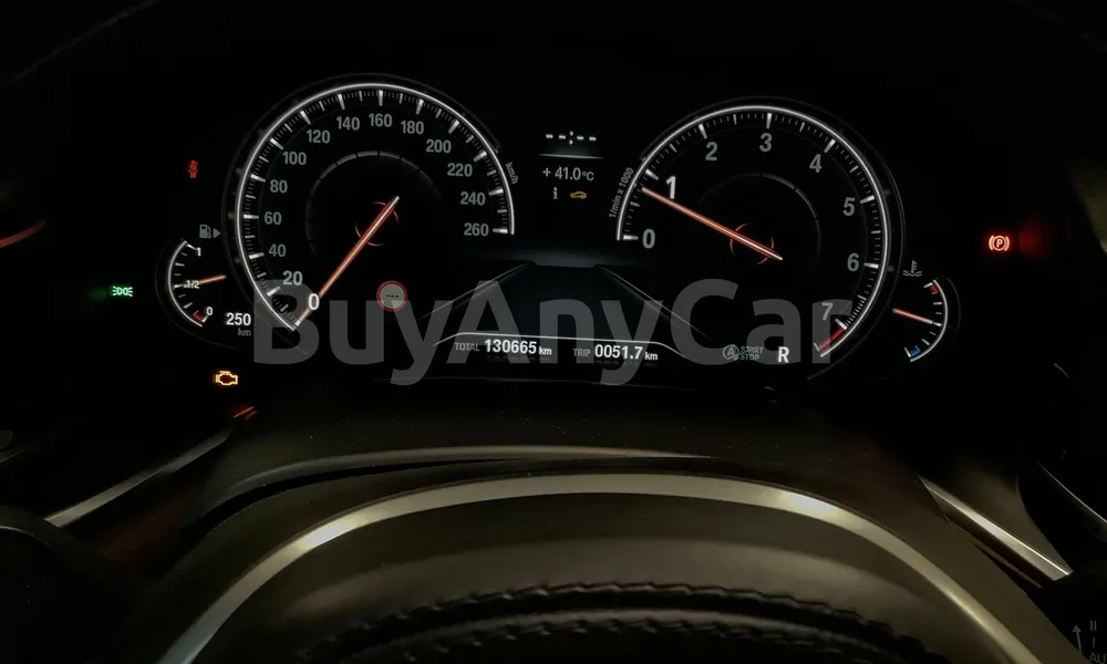 Vehicle photo 6