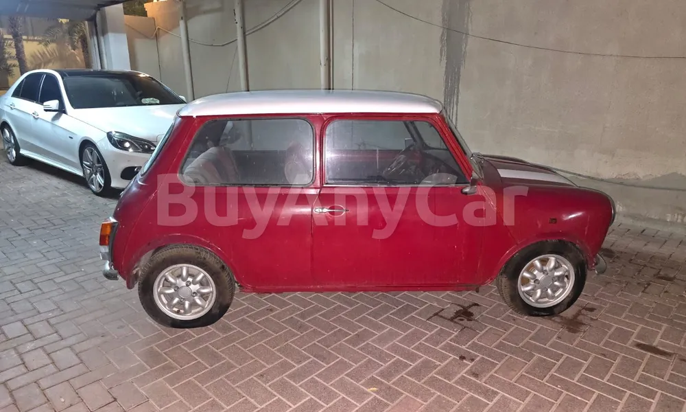 Vehicle photo 3