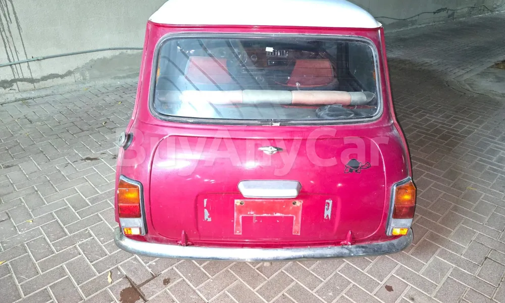 Vehicle photo 2