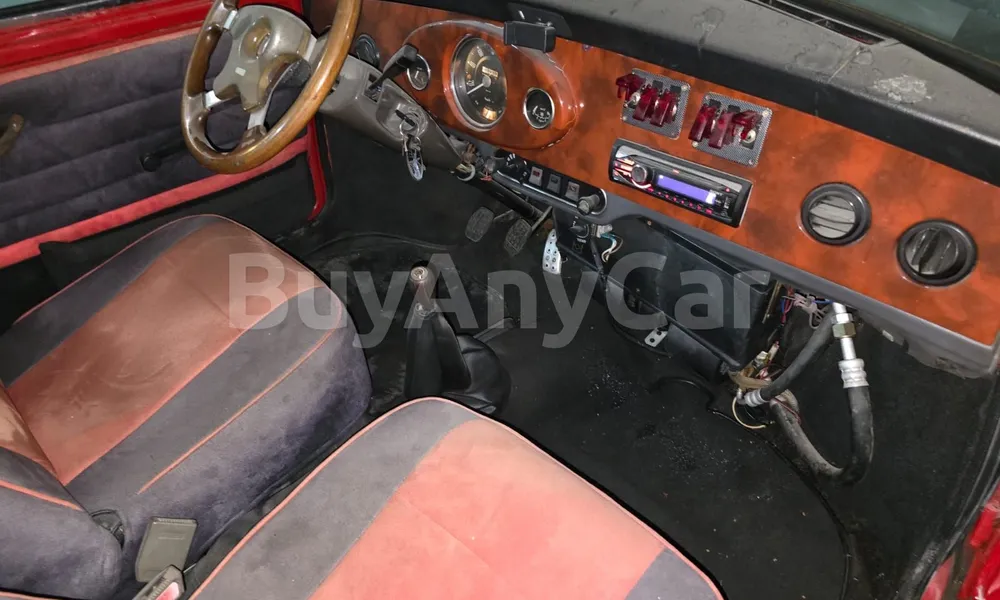 Vehicle photo 9