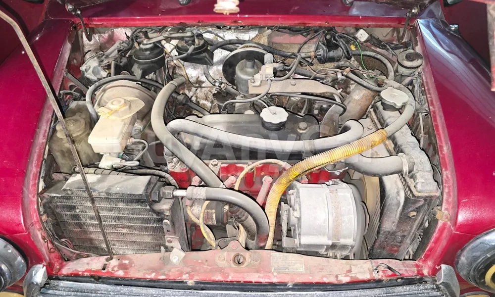Vehicle photo 7