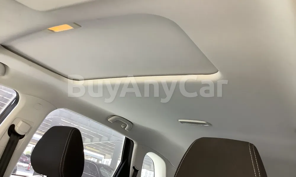 Vehicle photo 9