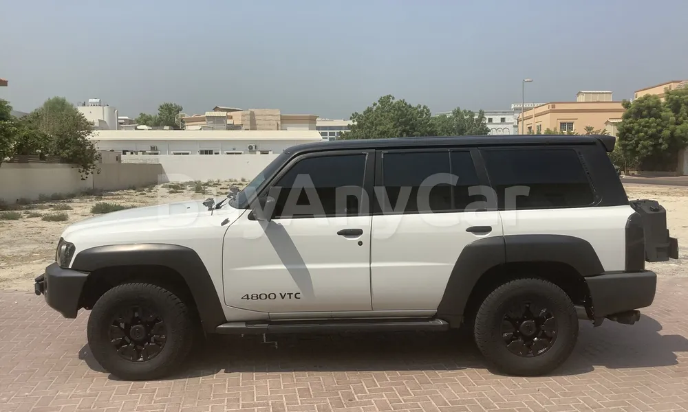 Vehicle photo 4