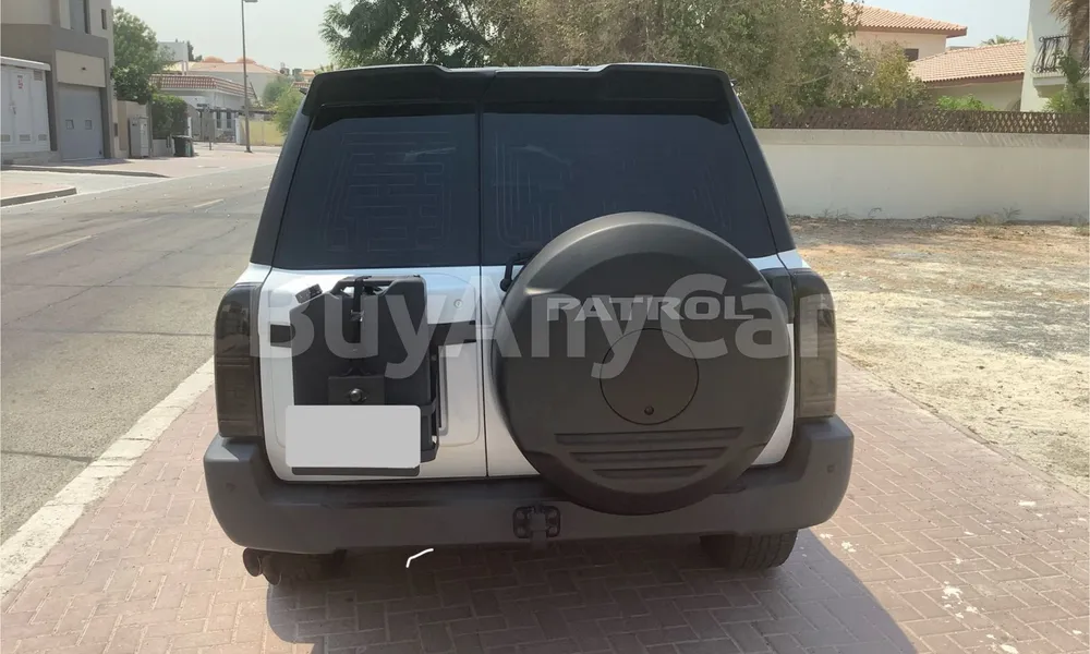 Vehicle photo 2