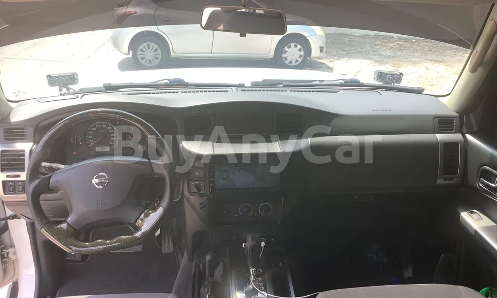 Vehicle photo 7
