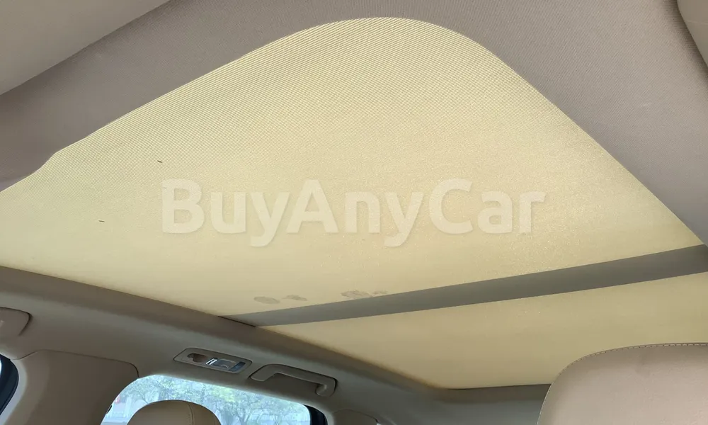 Vehicle photo 9