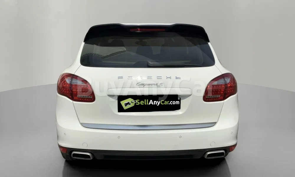 Vehicle photo 2