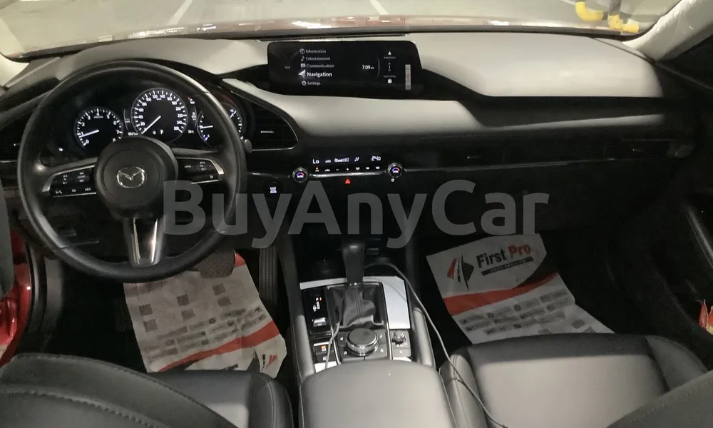 Vehicle photo 8