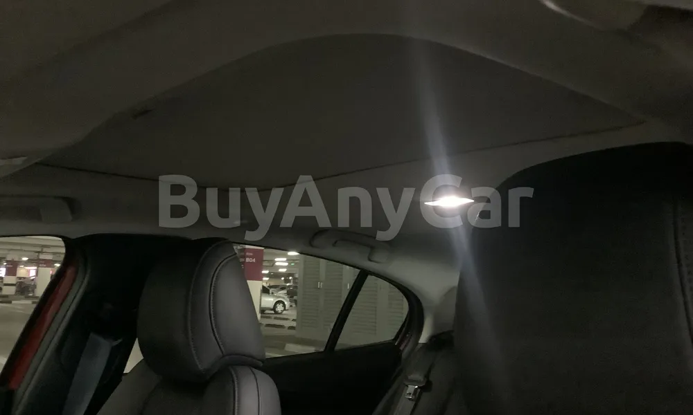 Vehicle photo 9