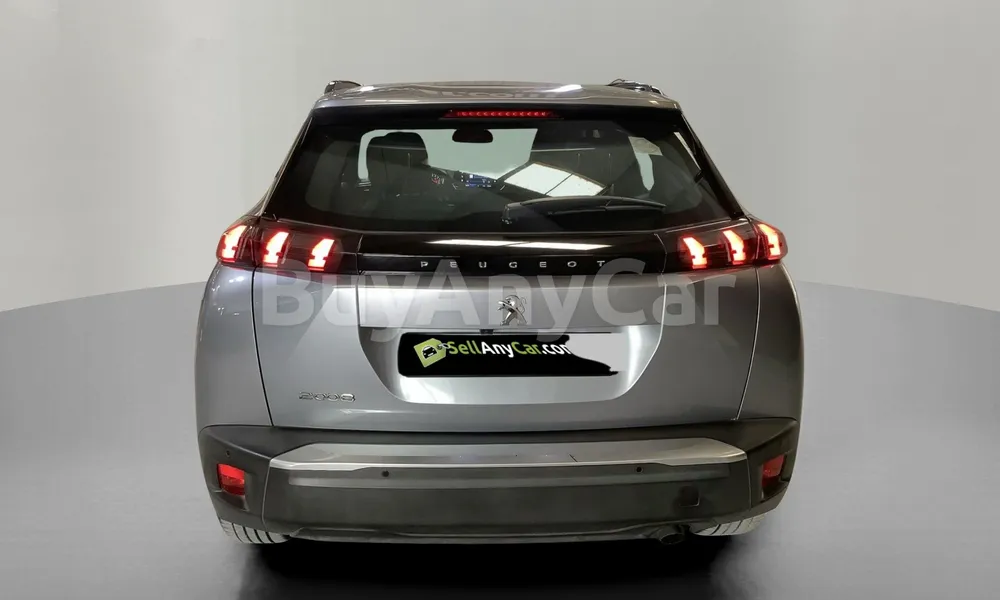 Vehicle photo 2