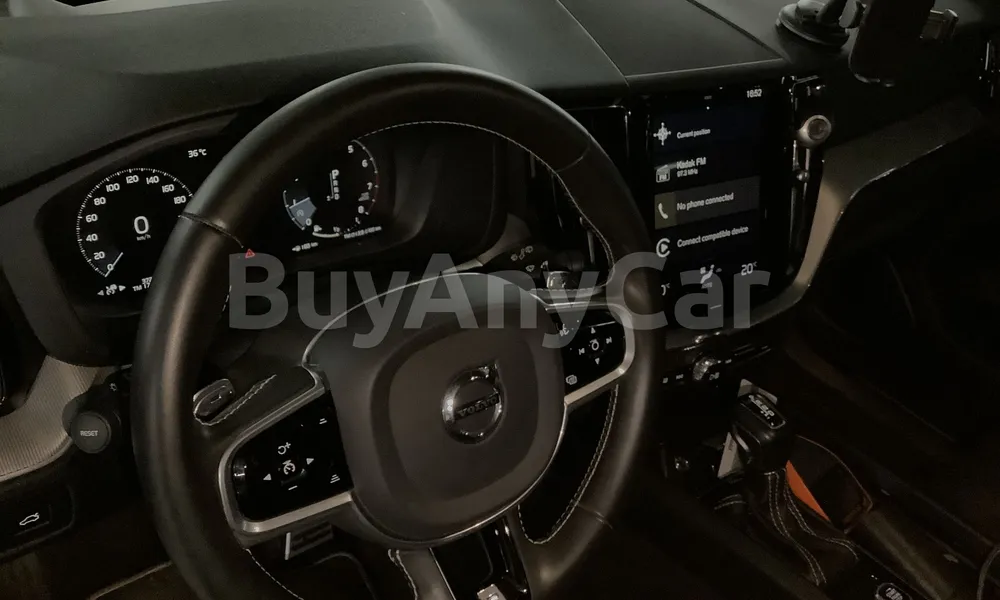 Vehicle photo 8