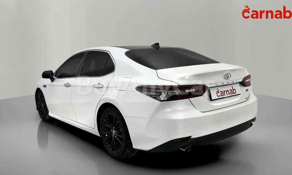 Vehicle photo 7