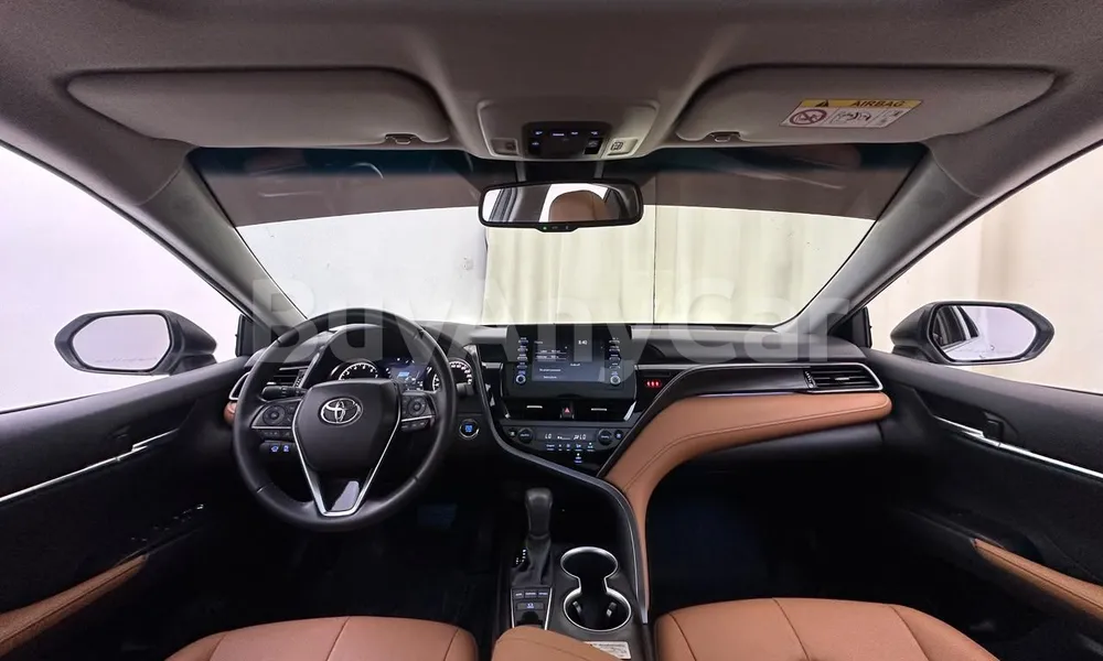 Vehicle photo 8
