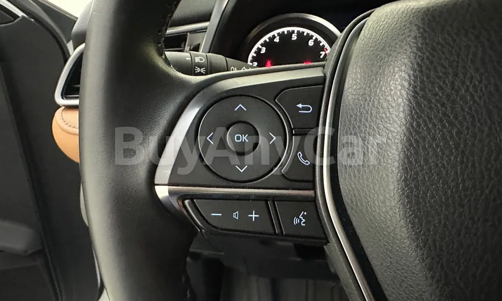 Vehicle photo 12