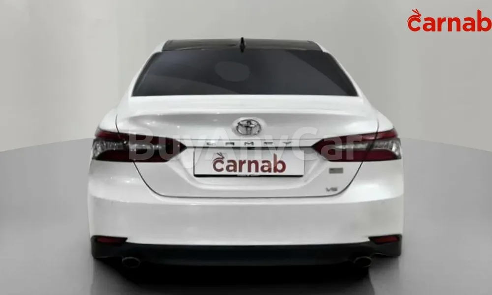 Vehicle photo 2