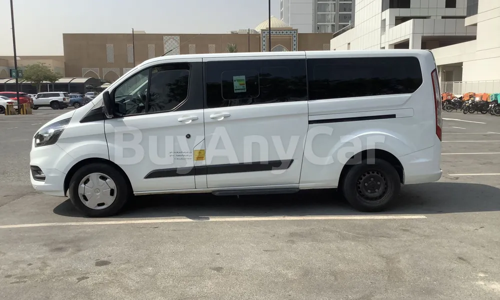 Vehicle photo 4