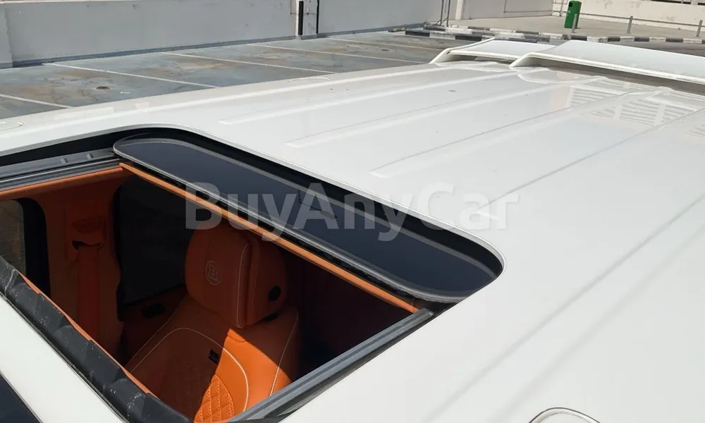 Vehicle photo 5
