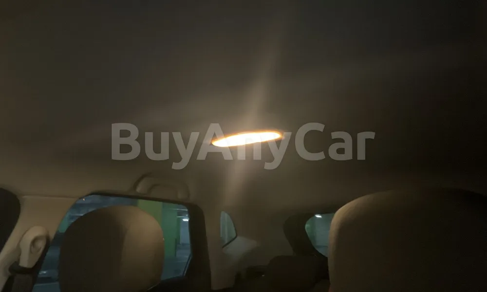 Vehicle photo 9
