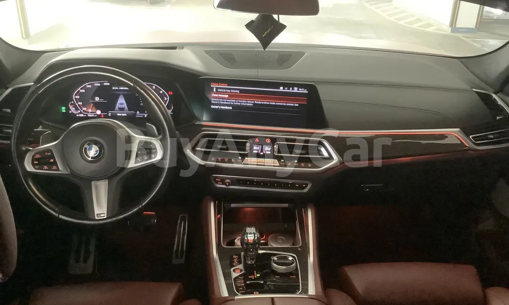 Vehicle photo 8