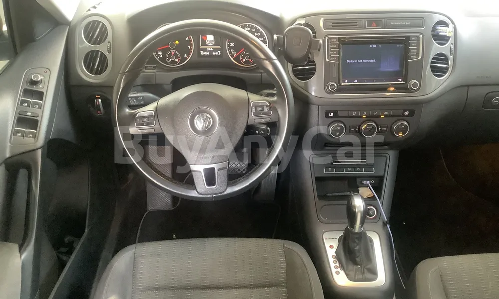 Vehicle photo 8