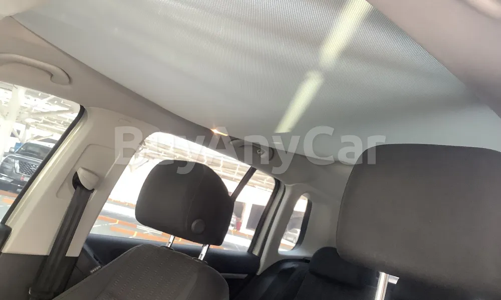 Vehicle photo 9