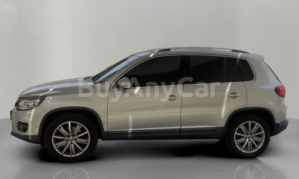Vehicle photo 4