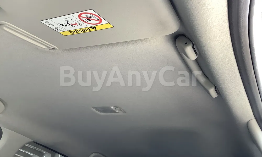 Vehicle photo 9