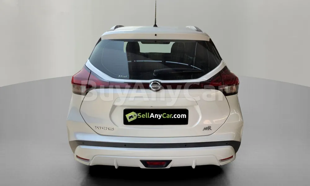 Vehicle photo 2