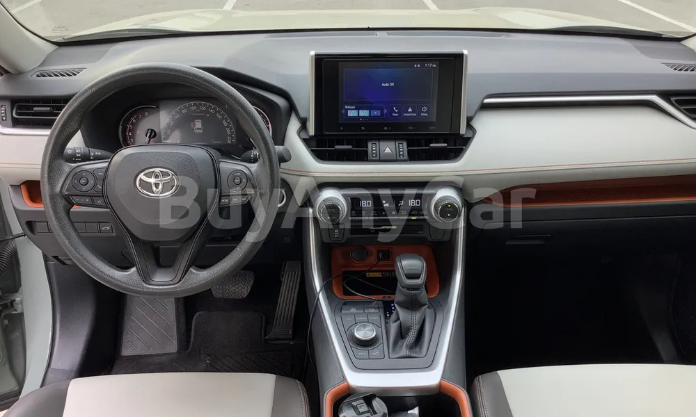 Vehicle photo 8