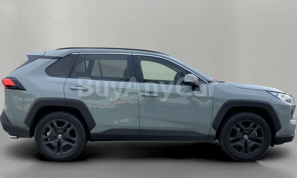 Vehicle photo 4