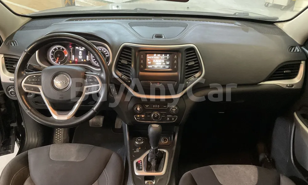 Vehicle photo 8