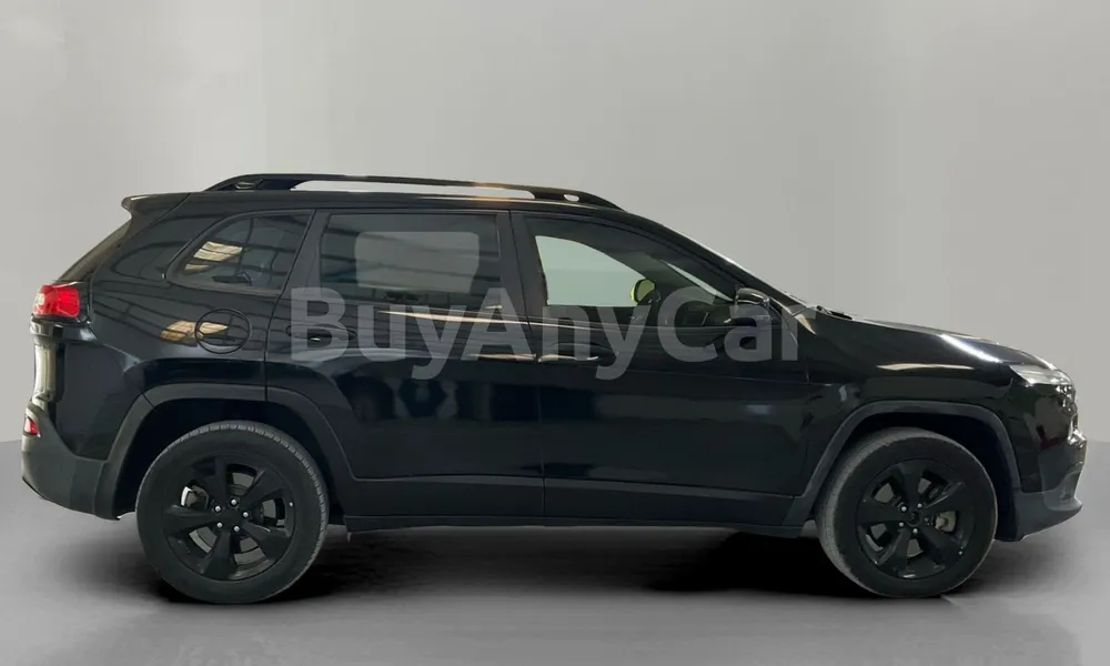 Vehicle photo 3