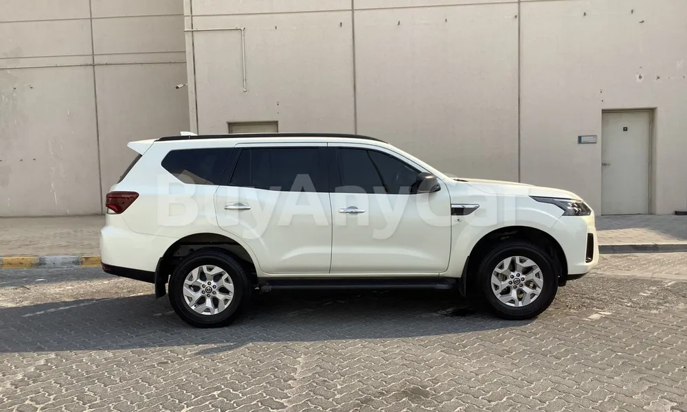 Vehicle photo 4