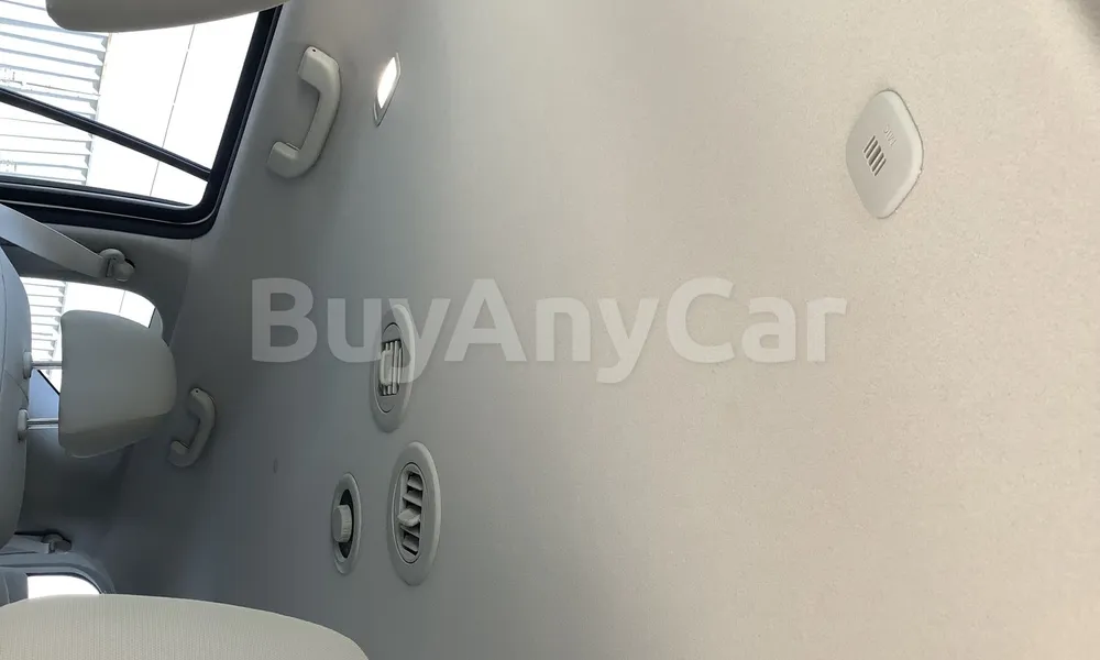 Vehicle photo 8